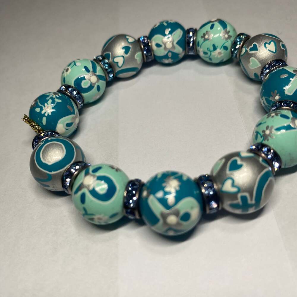 Viva Beads Handmade Blue Floral Chunky Polymer Clay and Silver Tone Stretch Brac